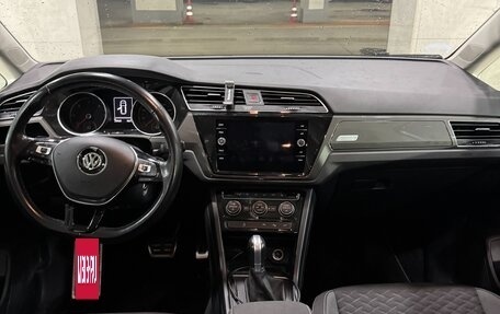 Volkswagen Touran III, 2018 год, 1 900 000 рублей, 1 фотография