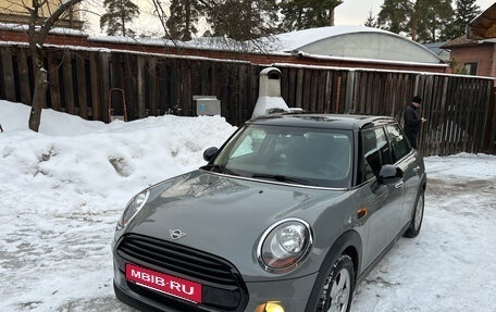 MINI Hatch, 2018 год, 1 700 000 рублей, 4 фотография