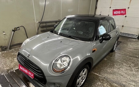 MINI Hatch, 2018 год, 1 700 000 рублей, 13 фотография