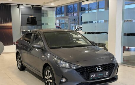 Hyundai Solaris II рестайлинг, 2021 год, 1 525 000 рублей, 3 фотография