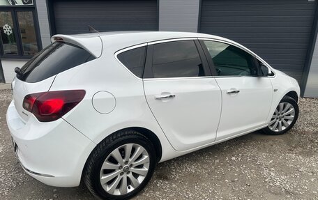 Opel Astra J, 2013 год, 775 000 рублей, 9 фотография