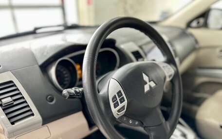 Mitsubishi Outlander III рестайлинг 3, 2008 год, 1 059 900 рублей, 11 фотография