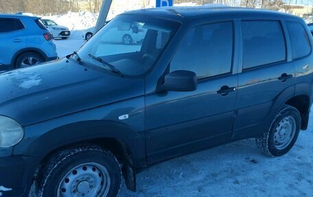 Chevrolet Niva I рестайлинг, 2018 год, 740 000 рублей, 2 фотография