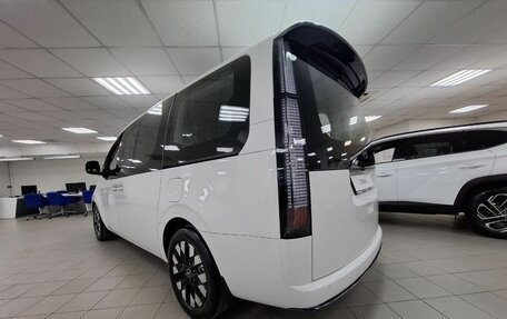 Hyundai Staria, 2024 год, 8 400 000 рублей, 3 фотография