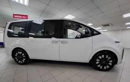 Hyundai Staria, 2024 год, 8 400 000 рублей, 6 фотография