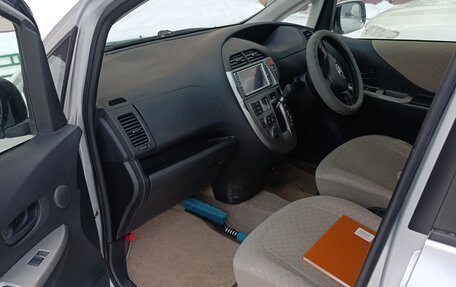 Toyota Ractis I, 2006 год, 350 000 рублей, 2 фотография