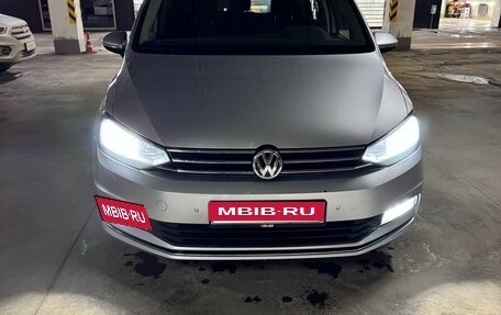 Volkswagen Touran III, 2018 год, 1 900 000 рублей, 2 фотография