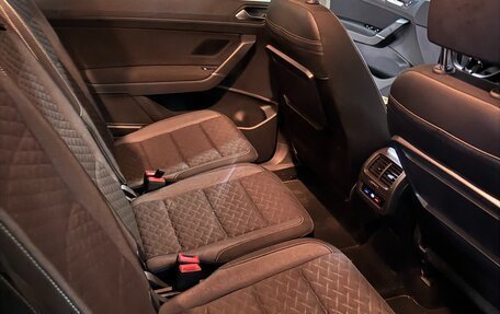 Volkswagen Touran III, 2018 год, 1 900 000 рублей, 6 фотография