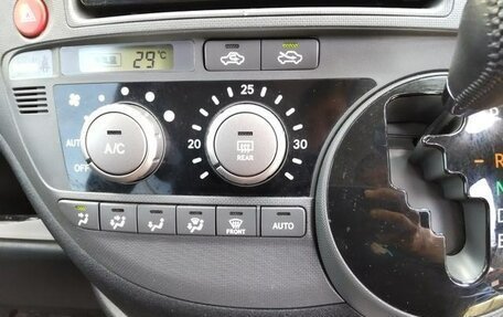 Toyota Sienta I, 2013 год, 821 000 рублей, 7 фотография