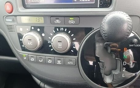 Toyota Sienta I, 2014 год, 882 000 рублей, 25 фотография