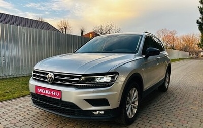 Volkswagen Tiguan II, 2018 год, 1 990 000 рублей, 1 фотография
