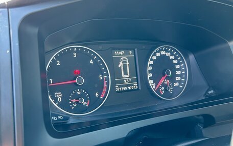 Volkswagen Caravelle T6 рестайлинг, 2016 год, 2 940 000 рублей, 10 фотография