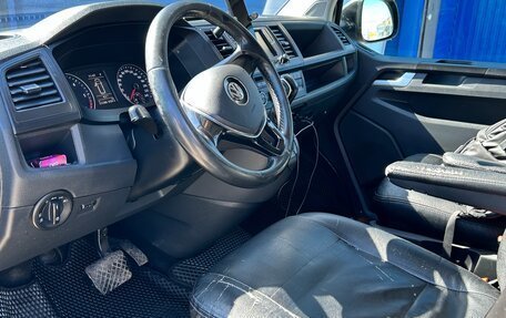 Volkswagen Caravelle T6 рестайлинг, 2016 год, 2 940 000 рублей, 9 фотография