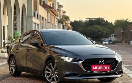Mazda 3, 2022 год, 1 850 000 рублей, 3 фотография