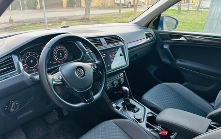 Volkswagen Tiguan II, 2018 год, 1 990 000 рублей, 7 фотография