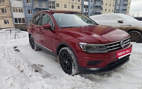 Volkswagen Tiguan II, 2018 год, 1 890 000 рублей, 3 фотография