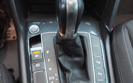 Volkswagen Tiguan II, 2018 год, 1 890 000 рублей, 15 фотография