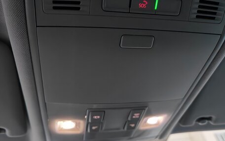 Volkswagen Tiguan II, 2018 год, 1 890 000 рублей, 16 фотография