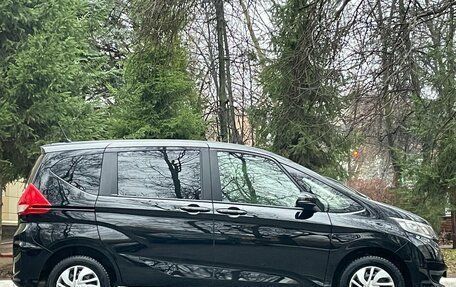 Honda Freed II, 2017 год, 1 650 000 рублей, 5 фотография