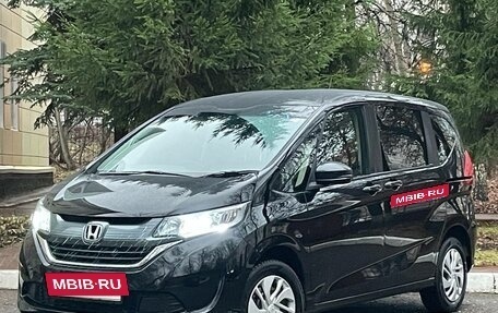 Honda Freed II, 2017 год, 1 650 000 рублей, 2 фотография