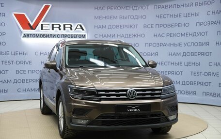 Volkswagen Tiguan II, 2017 год, 2 690 000 рублей, 3 фотография