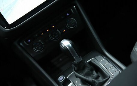 Volkswagen Tiguan II, 2017 год, 2 690 000 рублей, 14 фотография