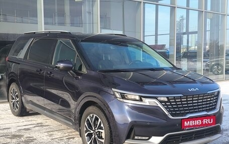 KIA Carnival, 2023 год, 4 750 000 рублей, 3 фотография