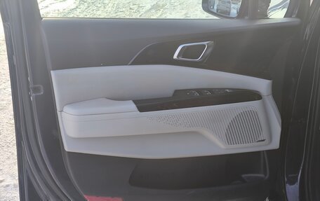 KIA Carnival, 2023 год, 4 750 000 рублей, 16 фотография