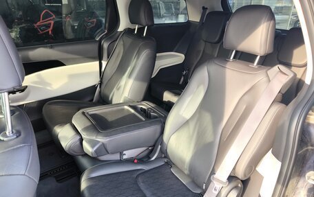 KIA Carnival, 2023 год, 4 750 000 рублей, 20 фотография