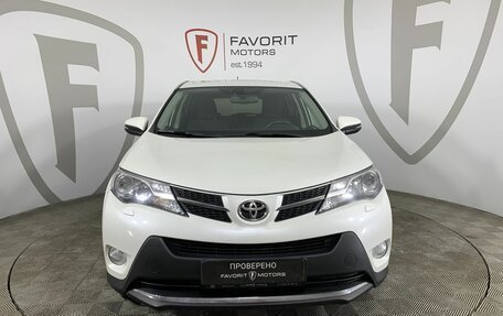 Toyota RAV4, 2015 год, 2 200 000 рублей, 2 фотография