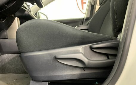 Toyota RAV4, 2015 год, 2 200 000 рублей, 10 фотография