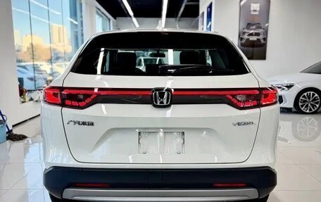 Honda Vezel, 2023 год, 1 980 000 рублей, 6 фотография