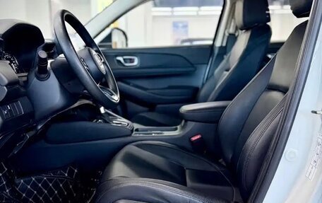 Honda Vezel, 2023 год, 1 980 000 рублей, 14 фотография