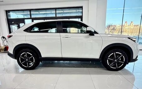 Honda Vezel, 2023 год, 1 980 000 рублей, 8 фотография