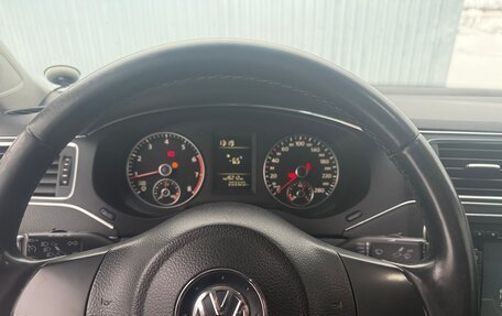 Volkswagen Jetta VI, 2011 год, 950 000 рублей, 6 фотография