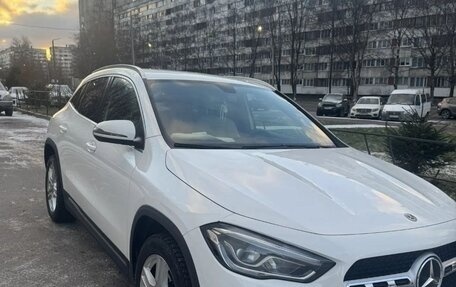 Mercedes-Benz GLA, 2020 год, 3 500 000 рублей, 11 фотография