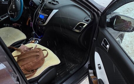 Hyundai Solaris II рестайлинг, 2012 год, 750 000 рублей, 8 фотография