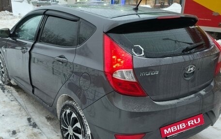 Hyundai Solaris II рестайлинг, 2012 год, 750 000 рублей, 3 фотография