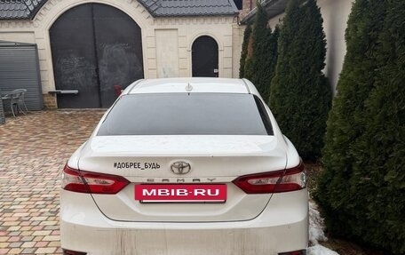 Toyota Camry, 2018 год, 2 000 000 рублей, 5 фотография