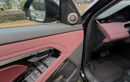 Land Rover Range Rover Evoque II, 2023 год, 4 980 000 рублей, 11 фотография