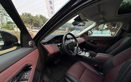 Land Rover Range Rover Evoque II, 2023 год, 4 980 000 рублей, 8 фотография