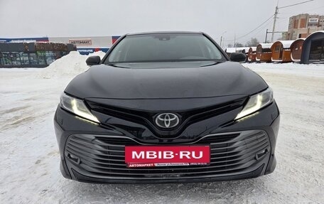 Toyota Camry, 2020 год, 2 800 000 рублей, 9 фотография