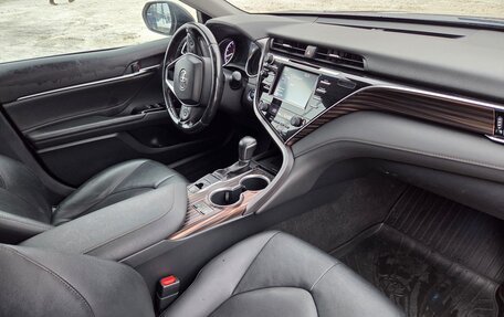 Toyota Camry, 2020 год, 2 800 000 рублей, 24 фотография