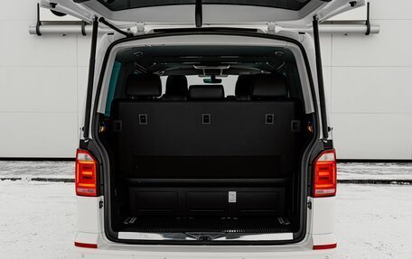 Volkswagen Multivan T6 рестайлинг, 2019 год, 5 200 000 рублей, 9 фотография