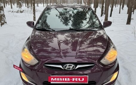 Hyundai Solaris II рестайлинг, 2011 год, 870 000 рублей, 2 фотография
