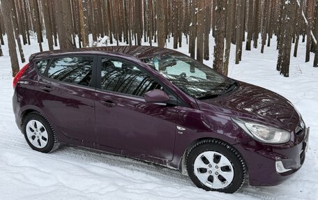 Hyundai Solaris II рестайлинг, 2011 год, 870 000 рублей, 11 фотография