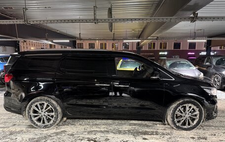 KIA Carnival III, 2019 год, 2 980 000 рублей, 4 фотография