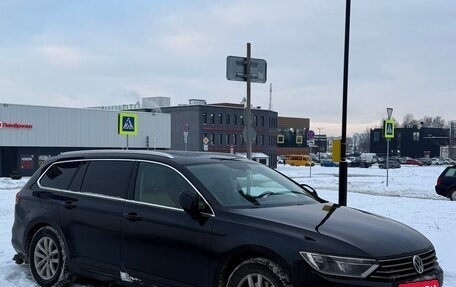 Volkswagen Passat B8 рестайлинг, 2018 год, 1 850 000 рублей, 6 фотография