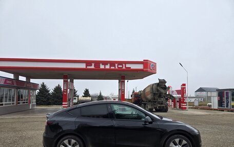 Tesla Model Y I, 2022 год, 2 250 000 рублей, 4 фотография