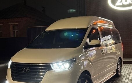 Hyundai Grand Starex Grand Starex I рестайлинг 2, 2019 год, 4 950 000 рублей, 3 фотография